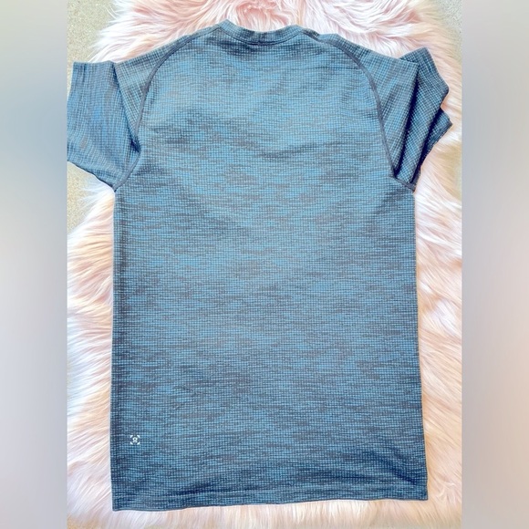Lululemon Athletica Gray Short Sleeve Tee Relaxed Fit - Picture 3 of 5